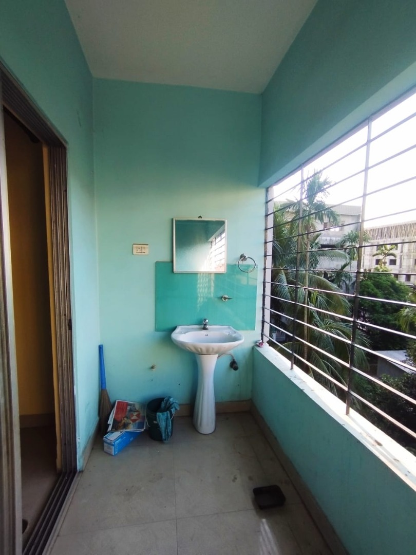 Unfurnished 4bhk in RG Baruah Rd, Zoo Tiniali, Guwahati, Assam, India for Rent